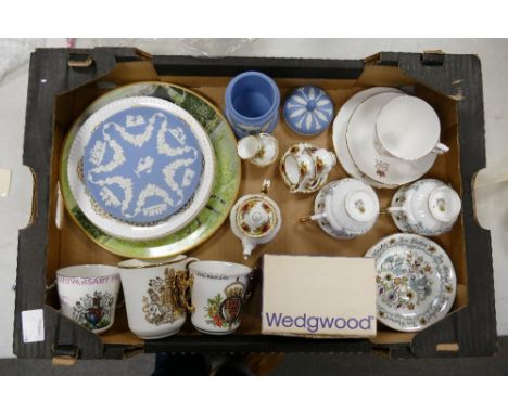 A mixed collection of items to include: Royal Albert Old Country Rose Miniature Tea Set, Wedgwood Jasperware, Paragon Commemo