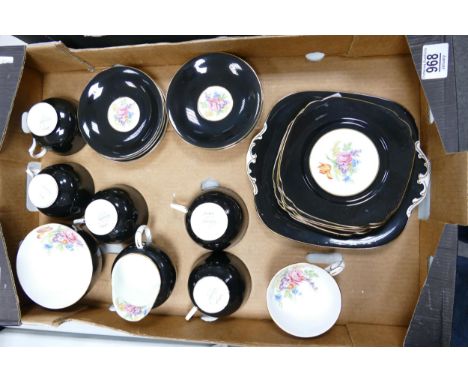 Windsor Branded Floral Decorated Tea Set: 21 piece 