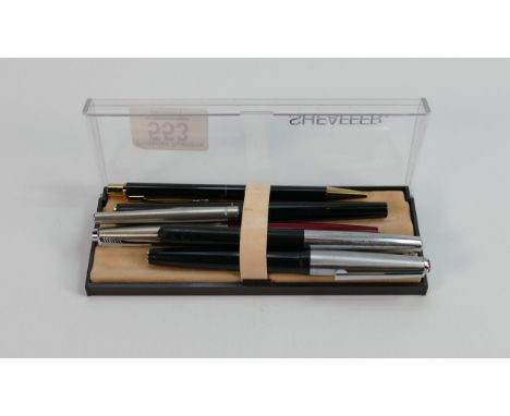 A collection of vintage pens including Sheaffer, Parker etc: 
