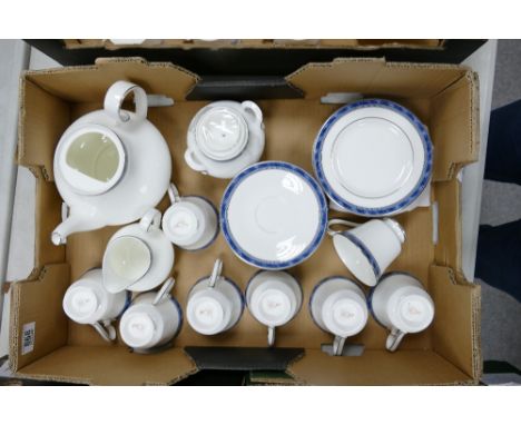 Royal Doulton Atlanta tea set: to include 8 cups, saucers, side plates, milk jug, sugar bowl, tea pot ( lid missing). All sec