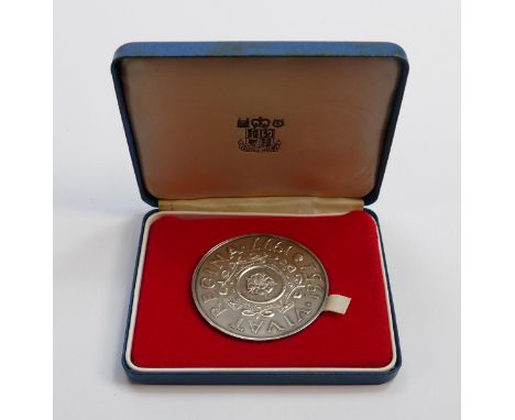 Royal Mint Silver Jubilee large Silver medallion, 87.3g: 