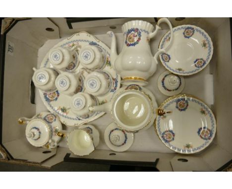 English Bone China Floral Decorated Tea Set: 