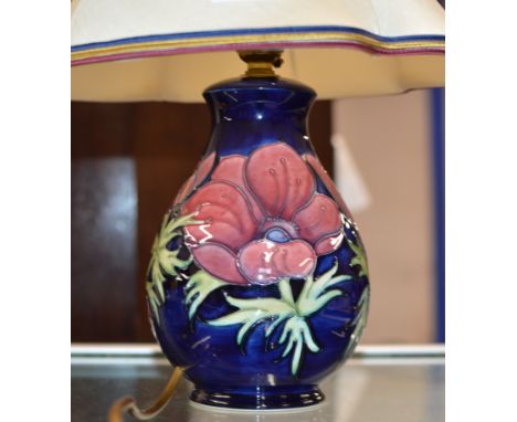 MOORCROFT POTTERY TABLE LAMP WITH SHADE     