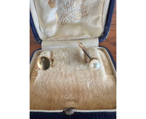 PAIR OF 9ct GOLD PEARL EARRINGS, WEIGHT APPROX 1.4g