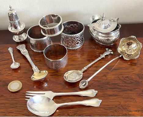 QUANTITY OF SILVER NAPKIN RINGS, SALT SPOON, FORK, SIFTER, ETC, TOTAL WEIGHT APPROX 300g