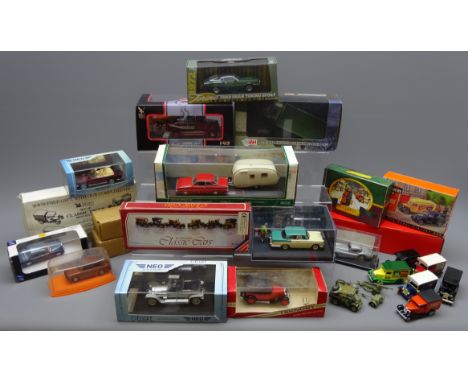 Eighteen modern die-cast models including Cararama car and caravan, Signature Series fire-engine, Hobbymaster and other milit
