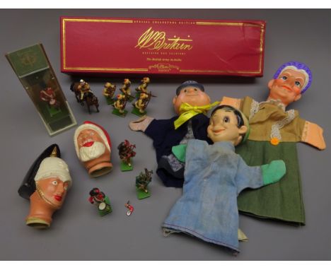 Britains Special Collectors Edition of The British Army in India Queens Own Corps of Guides, boxed, four other Britains figur