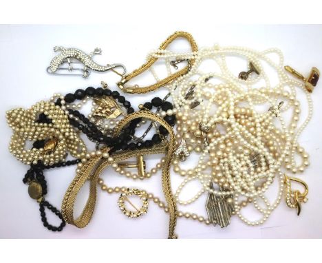 A collection of costume jewellery including pearl necklace, brooches, cufflinks etc. P&amp;P Group 1 (£14+VAT for the first l