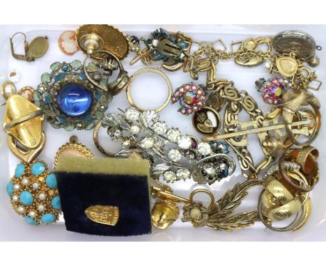 Quantity of costume jewellery. P&amp;P Group 1 (£14+VAT for the first lot and £1+VAT for subsequent lots) 