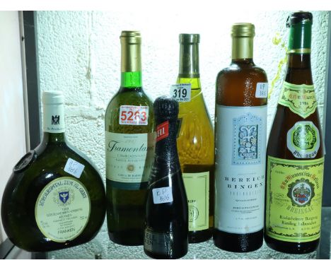 Six mixed bottles of white wine. P&amp;P Group 3 (£25+VAT for the first lot and £5+VAT for subsequent lots) 