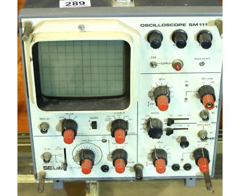 SE labs oscilloscope model SMIII. Not available for in-house P&amp;P, contact Paul O'Hea at Mailboxes on 01925 659133 
