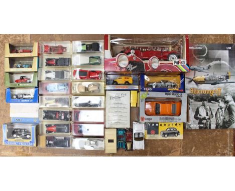 Diecast: A collection of assorted boxed diecast vehicles to include: Solido, Brumm, Polistil, Bburago and other examples; tog