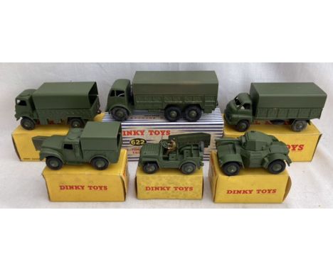 Dinky: A collection of assorted boxed Dinky Toys, military vehicles to include: 10 Ton Army Truck 622, 3 Ton Army Wagon 621, 