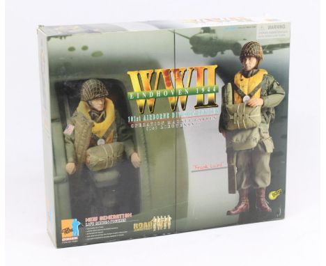 Dragon Models: A boxed Dragon Models, WWII: Eindhoven 1944, 101st Airborne Division Officer, Operation Market-Garden (1st Lie