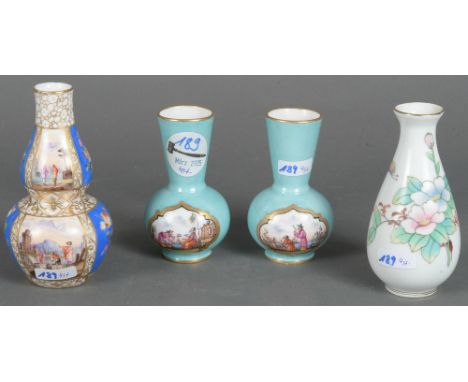 Ein Paar Vasen und zwei weitere, u.a. Dresden 20. Jh. Porzellan, bunt bemalt mit  Kauffahrteiszenen, Chinoiserien und Florald