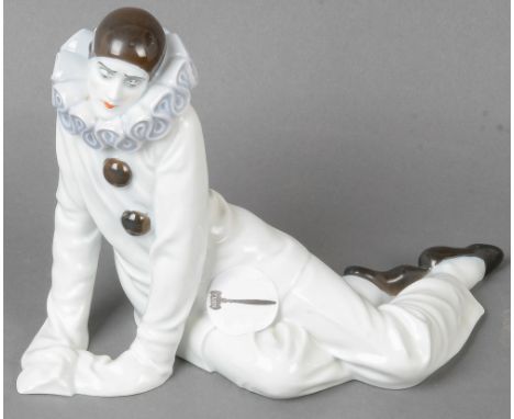 Pierrot. Rosenthal 20. Jh. Porzellan, bunt bemalt, am Boden gemarkt, mit Formnummer „251 D“; Entwurf und sign. D.(orothea) Ch