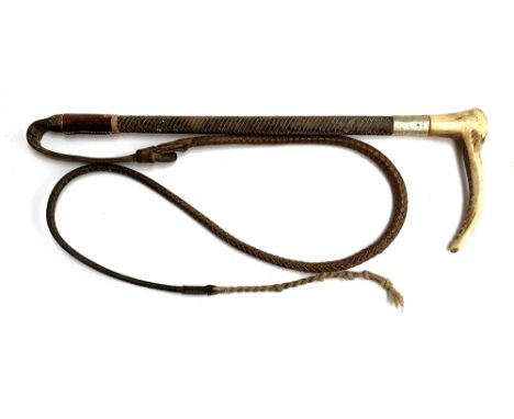 A gent's hunting whip with leather thong and nickel collar, 48cm long