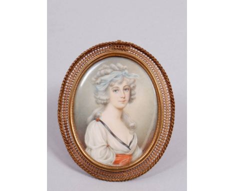 Miniatur-Malerei, wohl England, 19.Jh. Gouache/Elfenbein, Portrait einer Dame in hellem Kleid, eine blaue Schleife im Haar tr