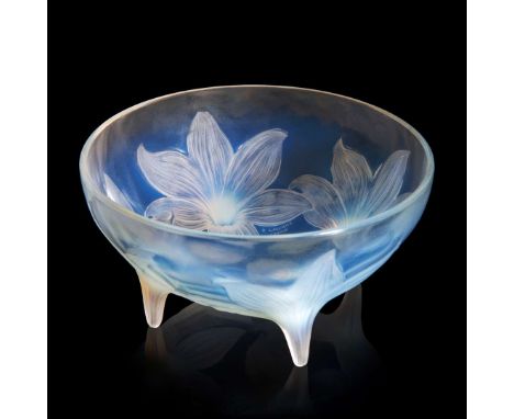  RENÉ LALIQUE (1860-1945) LYS BOWL, NO. 382 designed 1924opalescentwheel-engraved R. LALIQUE FRANCE, engraved No. 382 24cm (9
