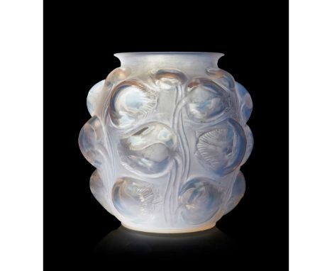  RENÉ LALIQUE (1860-1945) TULIPES VASE, NO. 995 designed 1927cased opalescent, and grey stainedengraved R. Lalique France 21.