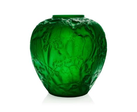  RENÉ LALIQUE (1860-1945) PERRUCHES VASE, NO. 876 designed 1919cased jade green, and white stainedmoulded R. LALIQUE, engrave