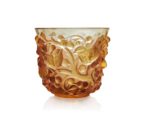  RENÉ LALIQUE (1860-1945) AVALLON VASE, NO. 986 designed 1927amber, and sepia stainedwheel-engraved R. LALIQUE FRANCE&nbsp; 1