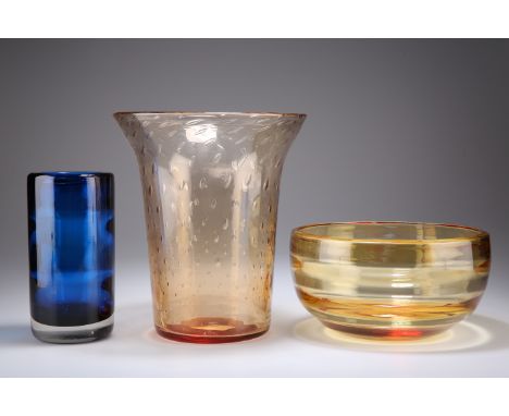 THREE PIECES OF WHITEFRIARS, COMPRISING; A CONTROLLED BUBBLE PEACH GLASS VASE, with flared rim and graduated bubble inclusion