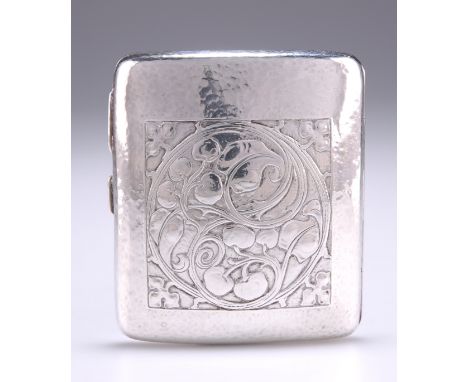 OMAR RAMSDEN &amp; ALWYN CARR
AN ARTS AND CRAFTS SILVER CIGARETTE CASE, London 1907, rectangular, shaped for the pocket, chas