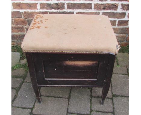 Piano stool