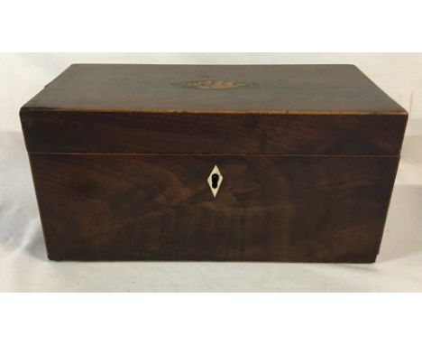 Georgian tea caddy with inlay shell motif, 2 compartments & replacement mixing bowl (AF)