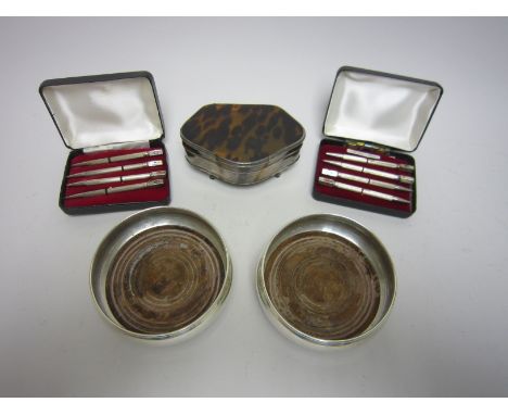 A silver and tortoiseshell Trinket Box with hinged lid on shaped supports, two cased sets of sterling Bridge Pencils and a pa