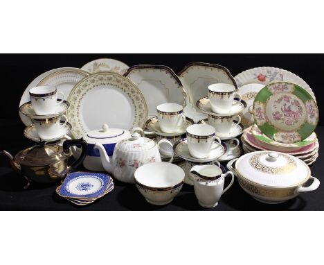 Ceramics - a Minton Spring Bouquet teapot; a Wedgwood Marguerite vegetable dish and cover; other tea and table ware including