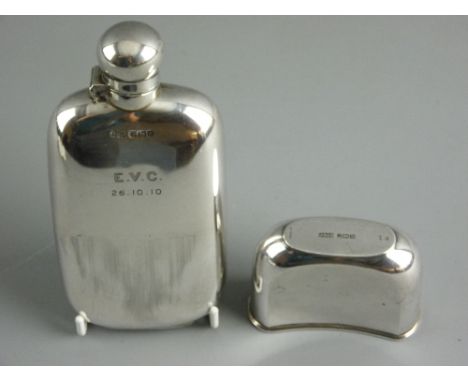 A SILVER HIP FLASK with removable gilt lined cup, Sheffield 1905, 5.7 troy ozs gross with hinged bayonet cap, the front monog