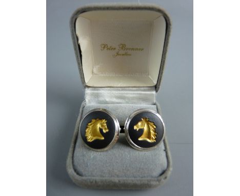 A PAIR OF CIRCULAR BLACK ENAMEL WEDGWOOD CUFFLINKS, each decorated with a gilt horse's head