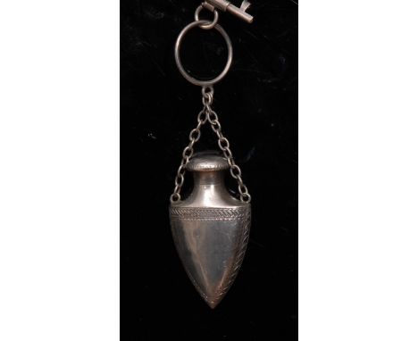 A silver agate and Angus serpentine arrow head scent bottle, the arrow head scent bottle inlaid with panels of red agate and 