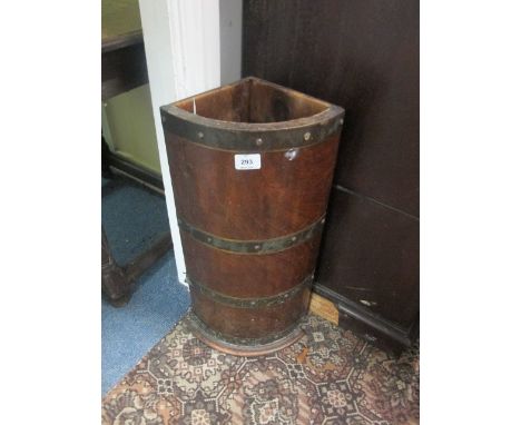 A MAHOGANY AND BRASS BOUND CORNER STICK STAND