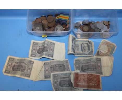 A QUANTITY OF COINS TO INCLUDE SHILLINGS TOGETHER WITH A SMALL COLLECTION OF BANKNOTES AND 'THE GREAT WAR FOR CIVILISATION' M