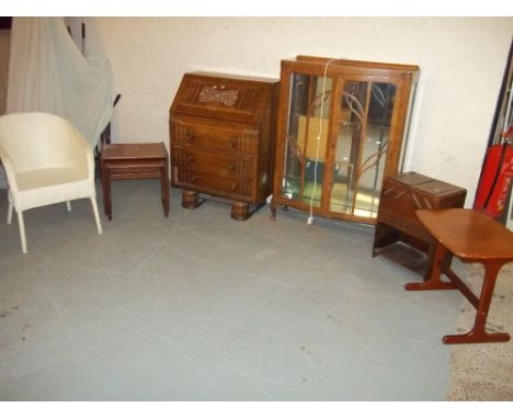 A SELECTION OF SIX VINTAGE ITEMS TO INCLUDE LOOM STYLE CHAIR, OAK BUREAU, DISPLAY CABINET, CANTILEVER SEWING BOX AND A NEST O
