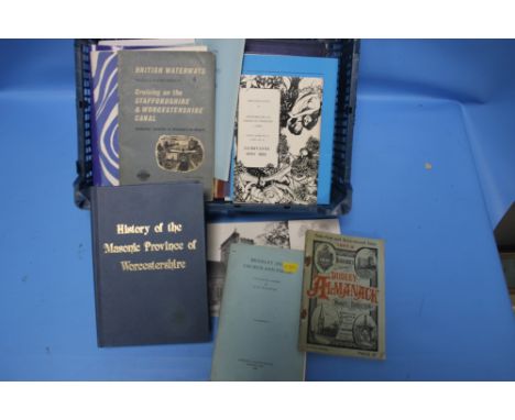 A SMALL COLLECTION OF VINTAGE BOOKS TO INCLUDE DUDLEY ALMANACS, 'HISTORY OF THE MASONIC PROVINCE OF WORCESTERSHIRE' ETC. TOGE