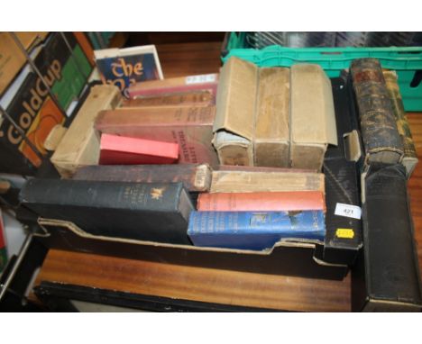 A SMALL COLLECTION OF VINTAGE BOOKS