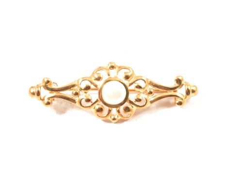 A 9 carat yellow gold Victorian style 45mm bar brooch set with a 5mm cultured pearl, 4.4g, new and boxed.