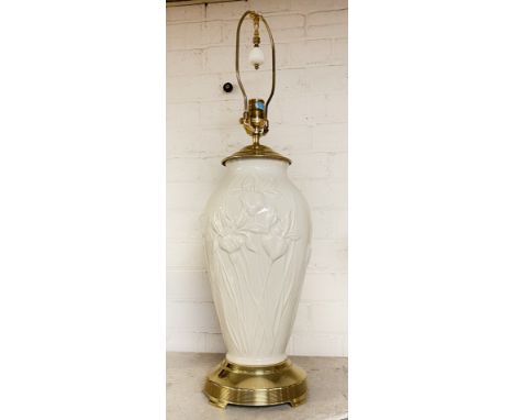 BRASS &amp; LENOX PORCELAIN FLORAL LAMP
