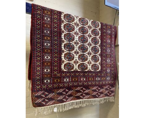 MULTI-PATTERNED CARPET