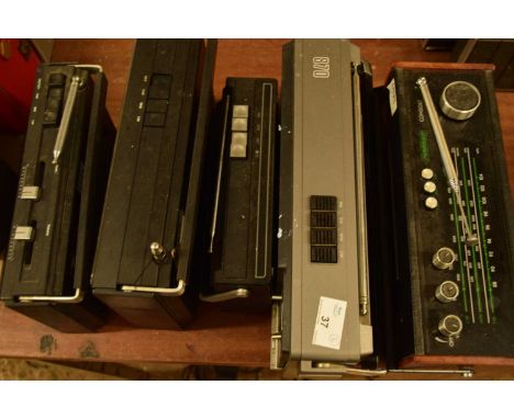 MIXED LOT: 5 RADIOS TO INCLUDE:HACKER CONSORT (1978), ULTRA MODEL 6193 (1979), PHILIPS 870 (1979), PYE 1416 (1979) AND PYE 14