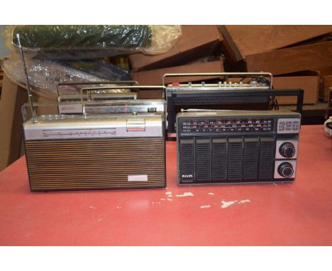 MIXED LOT: 5 RADIOS TO INCLUDE:
PHILIPS 380 (1977) , BUSH AUTOMASTER 2 (1974) MODEL: VTR 265, BUSH SANDPIPER (1977) BV5661, P