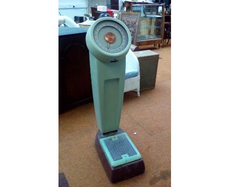 Vintage Avery stand on penny slot scales height 130cm