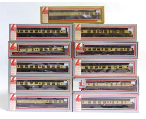 [OO GAUGE]. ELEVEN LIMA B.R. (W.R.) COACHES  each in brown and cream livery, each boxed.