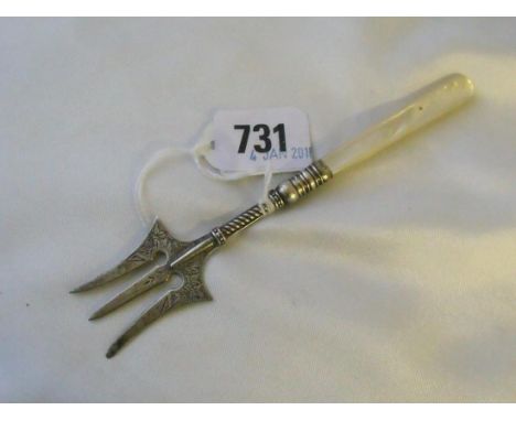 Victorian fork and mob handle Birm. 1890 8” long   