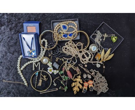 Box of Quality Vintage Costume Jewellery, comprising a pearl and crystal suite of pendant and earrings, set with blue stones 