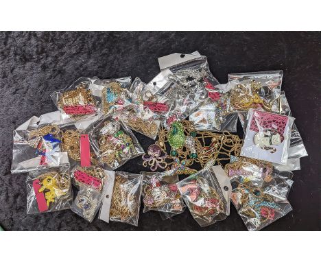 Great Collection of Fun / Children's Misc Costume Jewellery, Mostly are Pendants on Chains, All In As New Condition. Various 